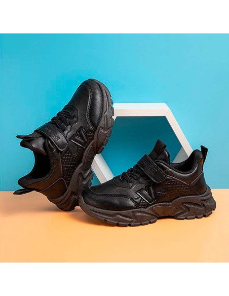 Tenis negros para niños a precio de mayorista en LHESH